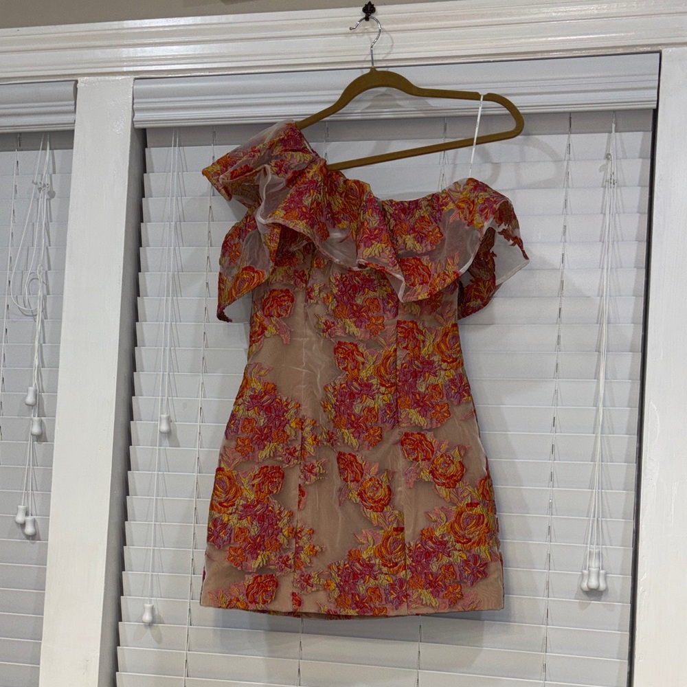 Elliatt One Shoulder Dress in Red and Orange Floral